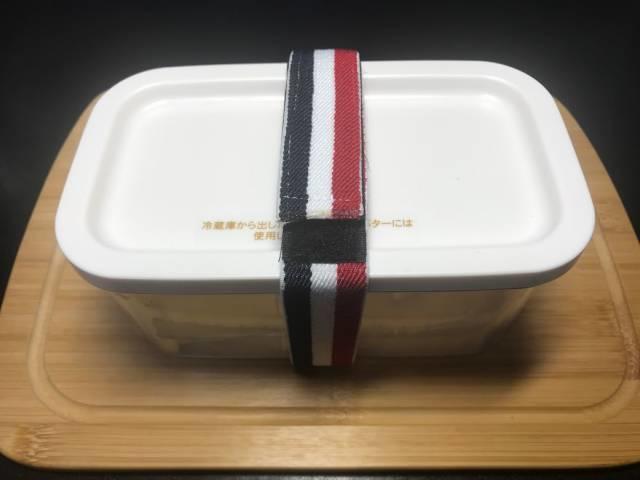100均のゴムバンドでフタを固定