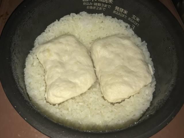 「海南鶏飯」の炊きあがり