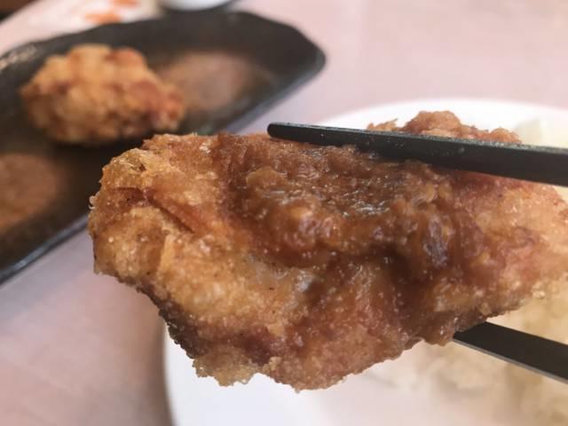 「から好し」のから揚げ「胡麻にんにくダレ」付き