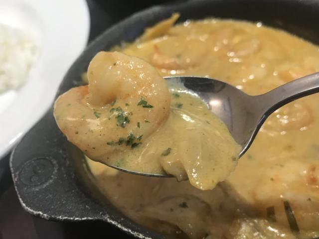 松屋の「オマール海老ソースのクリームカレー」ひとすくい