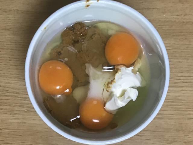 タコミートに卵とクリームチーズ