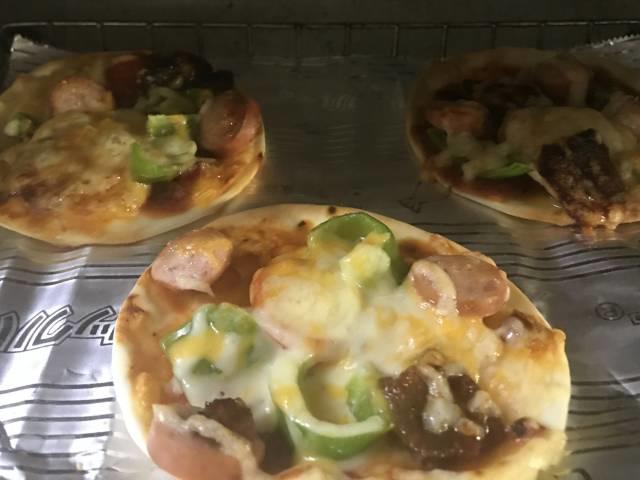 ミニピザをオーブントースターで焼く