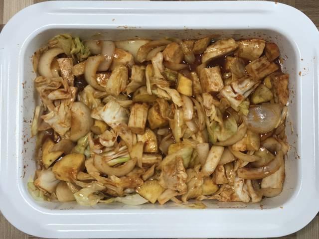 タッカルビソースを混ぜ込む