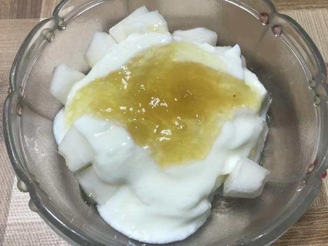 ユーグルトソースは控えめに