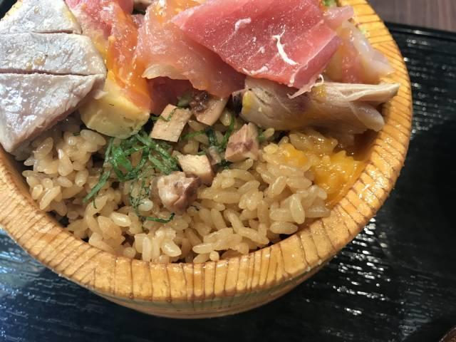 「ウニたま」の赤シャリ