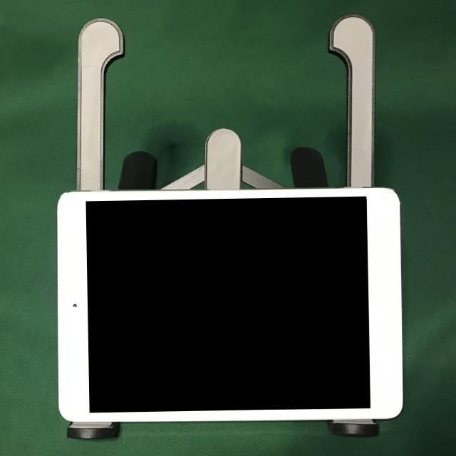 「モバイルPCスタンドMAX」とiPad mini
