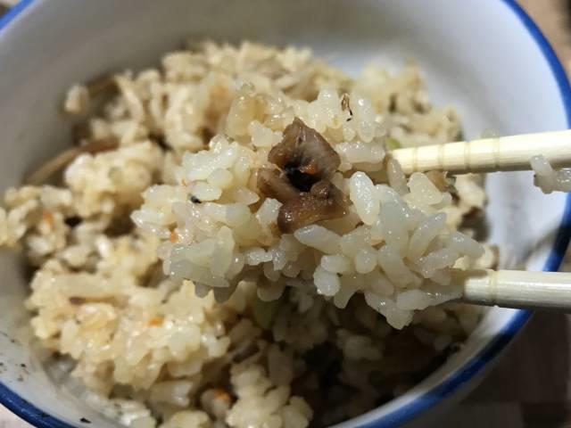 あなご飯をひとくち