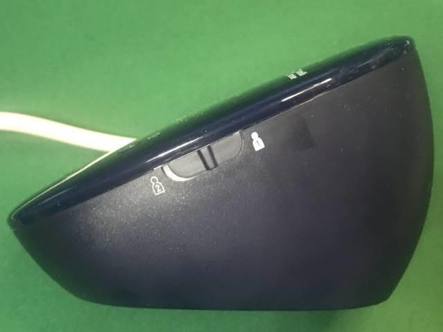 本体右側面のスライドスイッチ