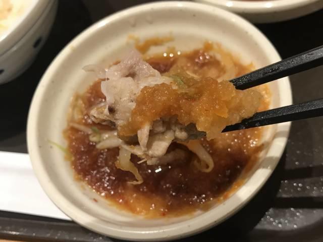 スペイン産イベリコ豚をひとくち