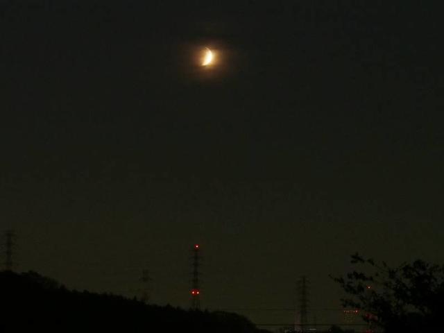 「ほぼ皆既月食」17:10頃
