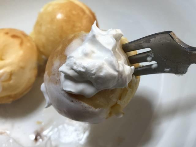 写真:うまく出来たたこ焼きホットケーキとホイップクリーム