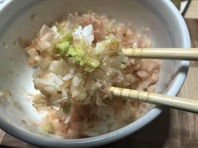 写真:わさび丼をもうひとくち