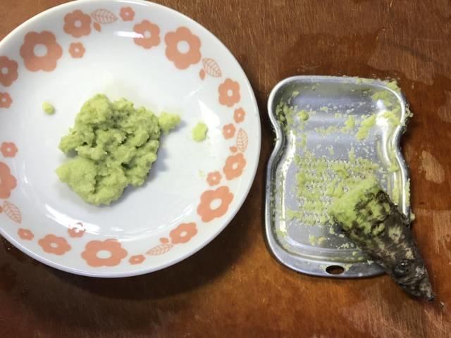 写真:すりおろしたスーパーの生わさび