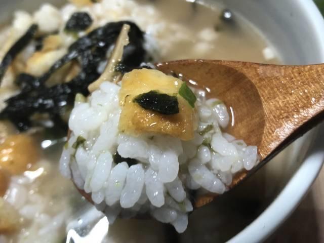 写真:わさび茶漬けのおかき