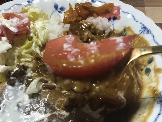 写真:クリームチーズカレーライスをもうひとくち