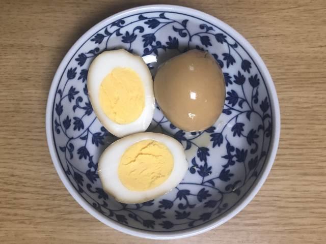 写真:味付けたまごの断面