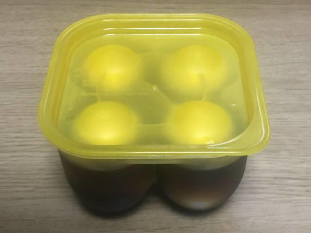 写真:「味付けたまごメーカー」に外蓋をする
