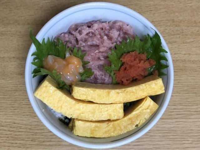 写真:まぐろたたき丼