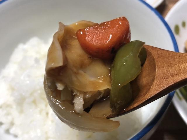 写真:酢餃子の餃子と野菜