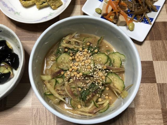 写真:「冷や汁」を掛けたご飯