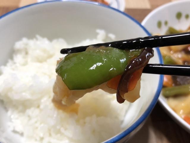 写真:「ぷるもち酢餃子」をもうひとくち