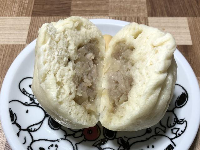 写真:「551蓬莱の豚饅」の断面