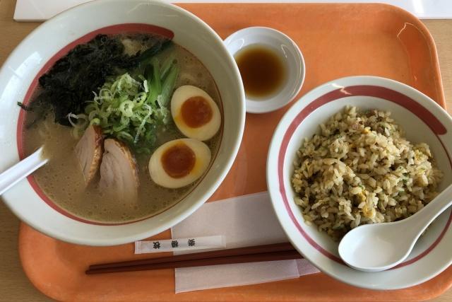 写真:鶏白湯らーめん+半チャーハン