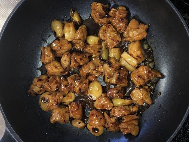 スーパーの惣菜売り場の焼き鳥で作る「焼き鳥丼」 - sora's