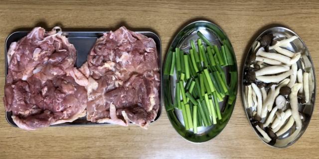 写真:肉と野菜の準備