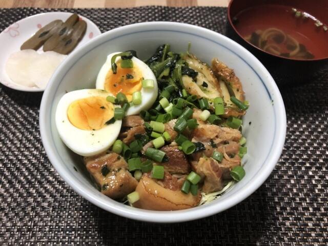 写真:「ラフティ丼」
