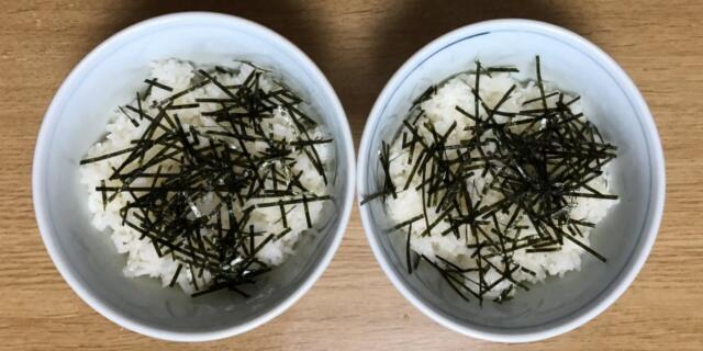 写真:酢飯に刻み海苔