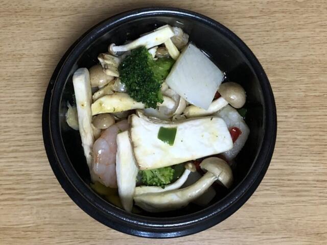 写真:トッペギに材料を入れる