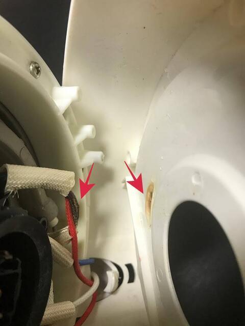 ティファール電気ケトルの底を外した内部の写真