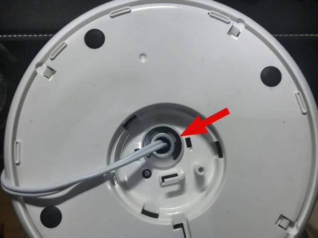 サーキュレータの底の金具