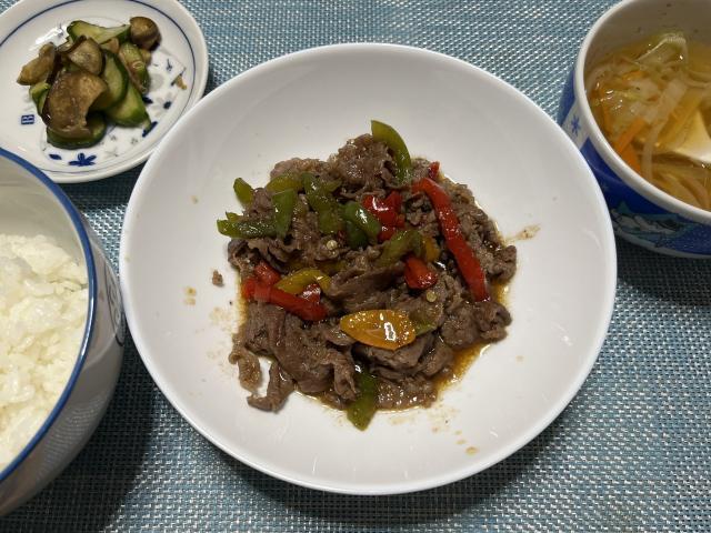 写真:「牛肉とパプリカの中華炒め」