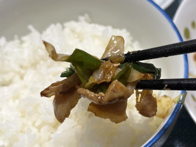 写真:「にら豚」をもうひとくち