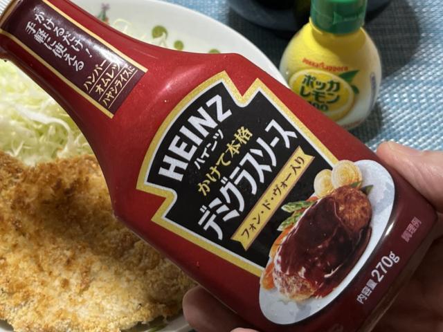 写真:「ミラノ風カツレツ」とハインツ「デミグラスソース」