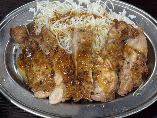 写真:「炙り鶏の山賊焼き」