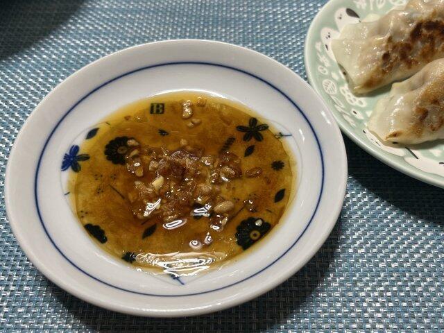 写真:餃子のたれにカルディ「えび油」