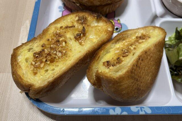 写真:「えび油」フランスパン