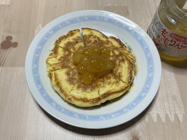 写真:ホットケーキに「ももりんご茶」