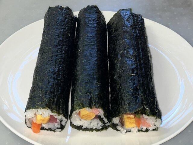 写真:「恵方巻」の完成