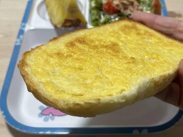 写真:「塗って焼いたらスイートポテト」トーストをひとくち