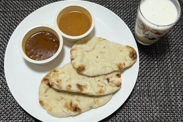 写真:「バターチキンカレー」「キーマカレー」と「ミニナン」