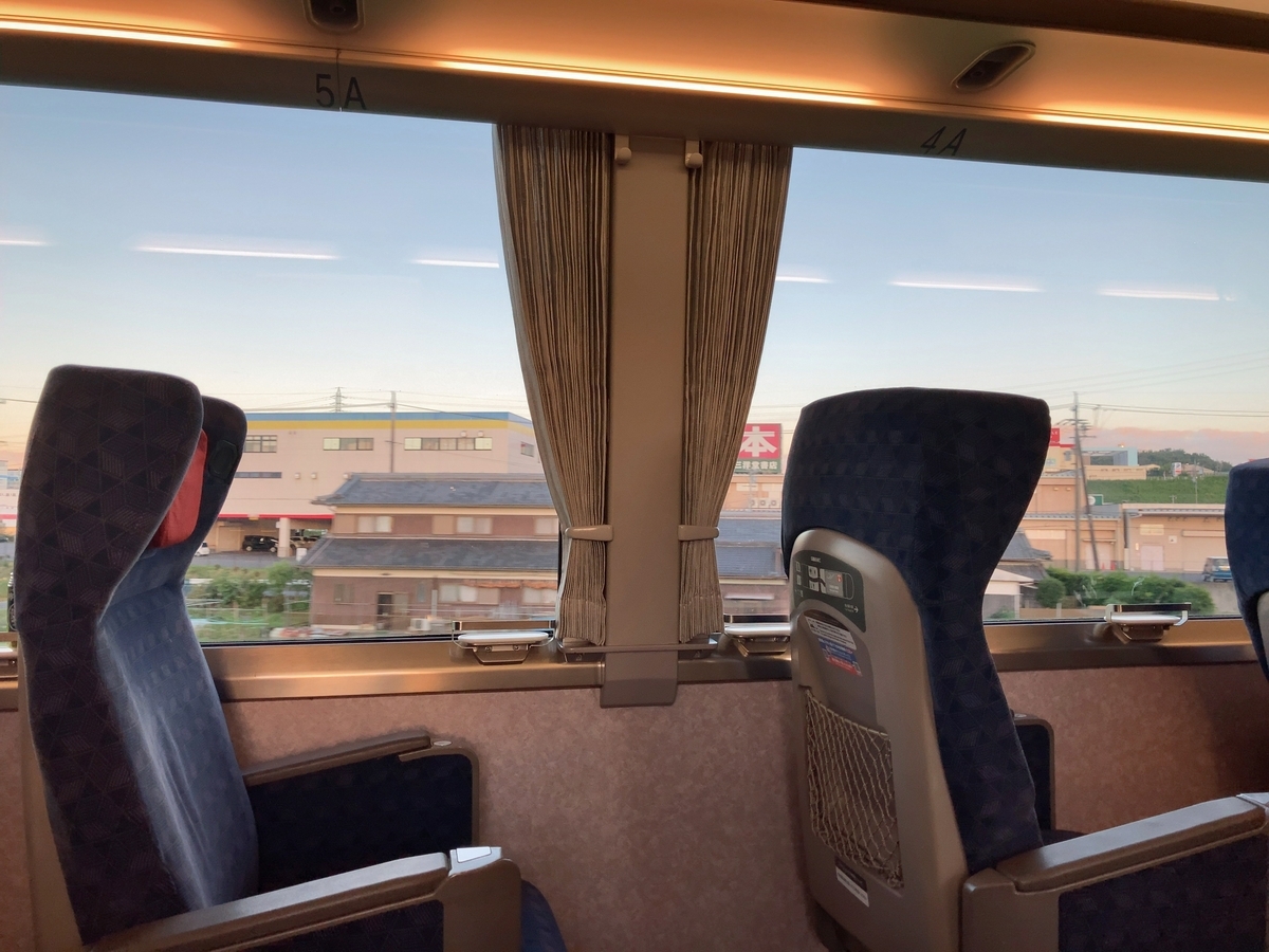 アーバンライナー デラックスシート 座席生地使用 モケットクッション 近鉄名阪特急の偉大なる脇役、アーバンライナーの解説 ＜2023年最新