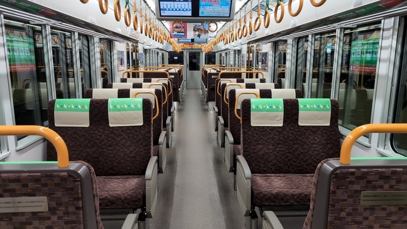 225系普通車車内全景