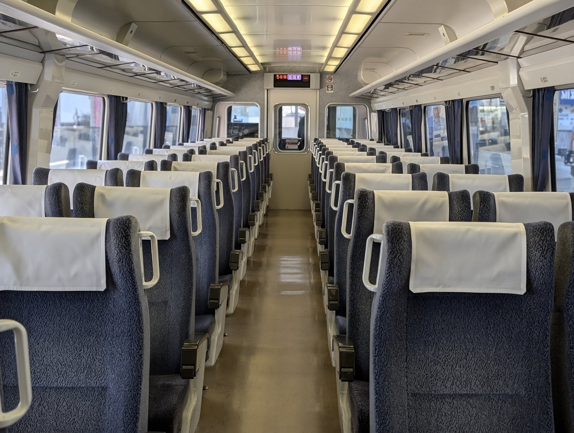 2024年最新＞瀬戸内を走る特急しおかぜ・いしづち（8000系）の自由席