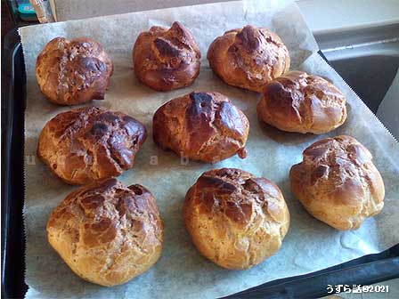 ヒメウズラの卵でシュークリーム