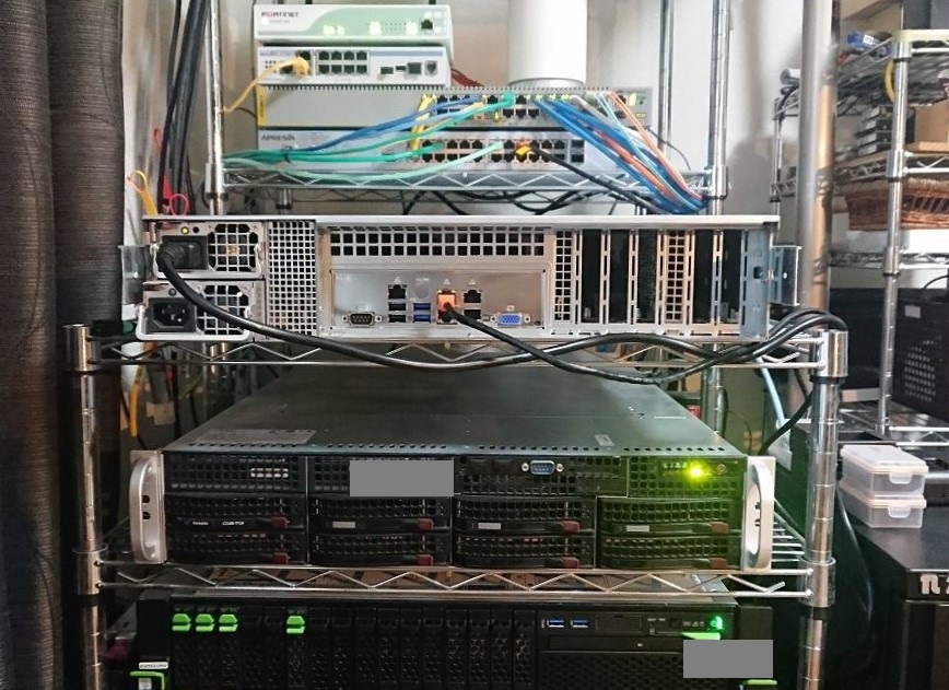 サーバラックとラック型サーバ(ジャンク)その他おまけ