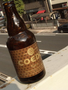 ビールを飲みながらギャラリー巡り